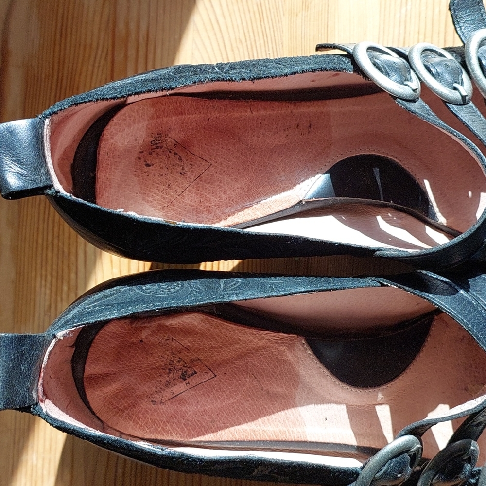 Baroque John Fluevog Pumps - Picture 3 of 5